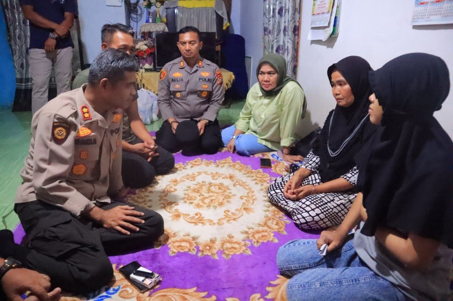 Lebih dari Sekedar Bantuan: Polres Kampar Buktikan Kepedulian dengan Mengangkat Korban KDRT Viral Sebagai Anak Angkat
