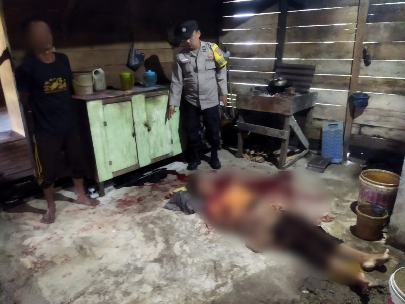 Gara-Gara HP Digadai, Suami di Bengkalis Bacok Istri hingga Tewas