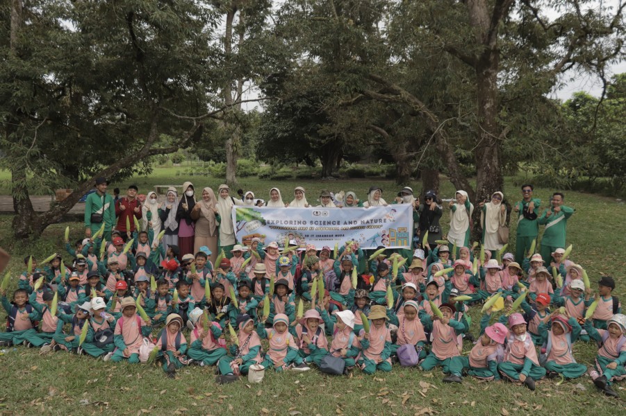 Outing Class SD IT Iskandar Muda: Siswa Kelas 1 dan 2 Belajar Nilai Hidup di Agrowisata BBI Padang Marpoyan
