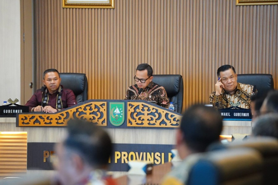 Lama Tak Muncul, SF Hariyanto Dampingi Gubri Rakor Bersama Wamendagri