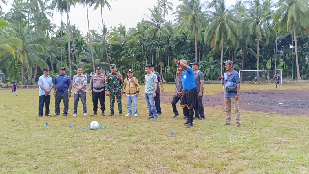 Babinsa Tanjung Raja Hadiri Pembukaan Turnamen Sepak Bola Santama CUP 2025