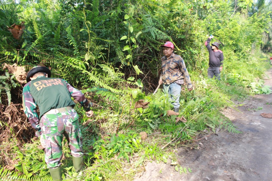 TMMD Kodim 0320 Dumai Pasang Target Perbaikan Jalan Tepat Waktu