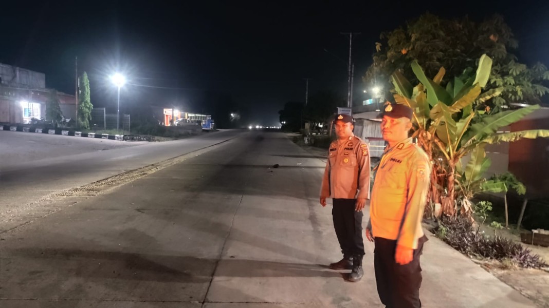 Cegah Aksi Kejahatan Malam Hari, Polsek Pujud Gelar Patroli KRYD di SPBU dan Jalan Lintas