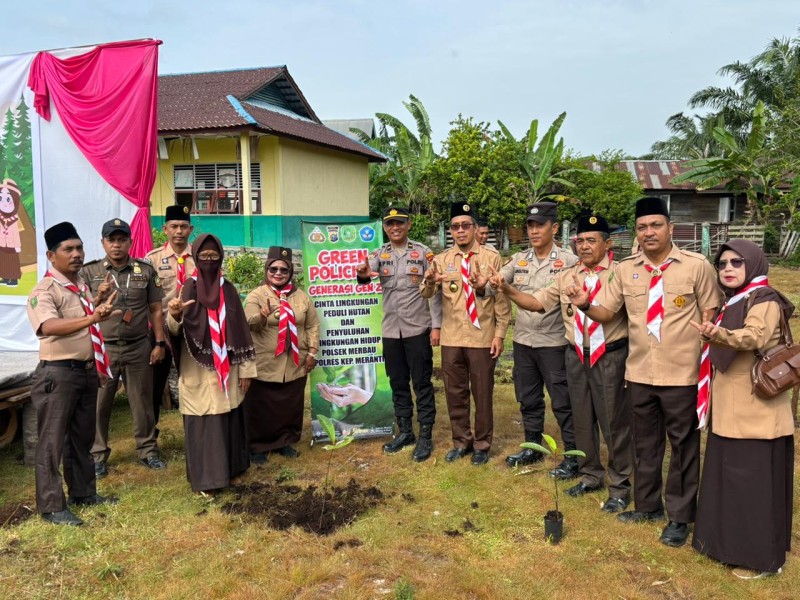 Sinergi Polsek Merbau Besama Pramuka Tanam Pohon Dalam Progran Green Policing