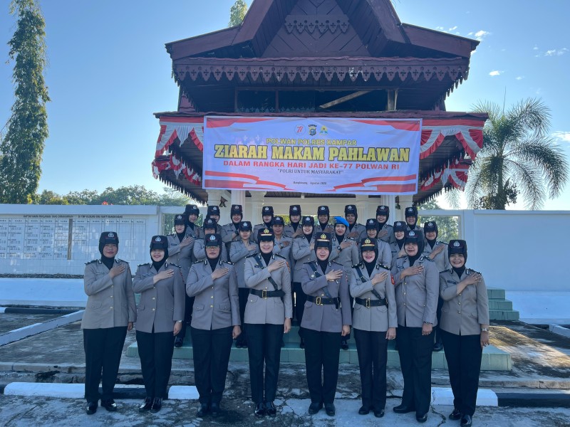 Jejak Pahlawan Jadi Motivasi! Polwan Polres Kampar Ziarah ke TMP, Siap Lanjutkan Perjuangan untuk Kamtibmas Kondusif!