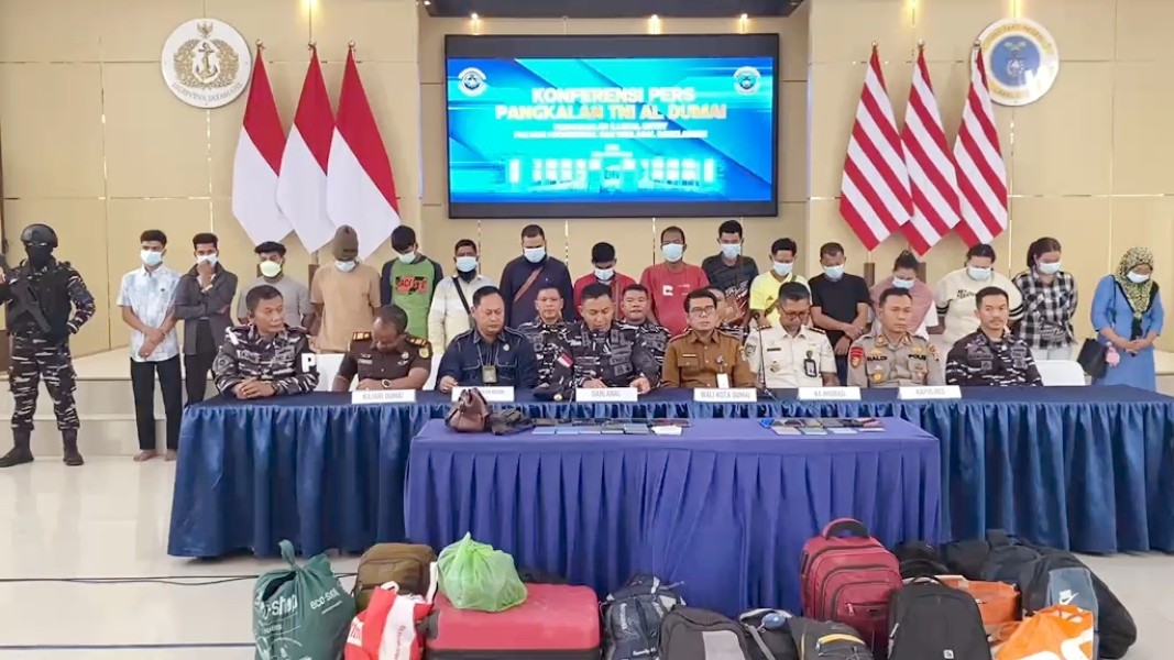 Pagi Buta di Pantai Purnama, Lanal Dumai Gagalkan 16 Orang Masuk Jalur Ilegal
