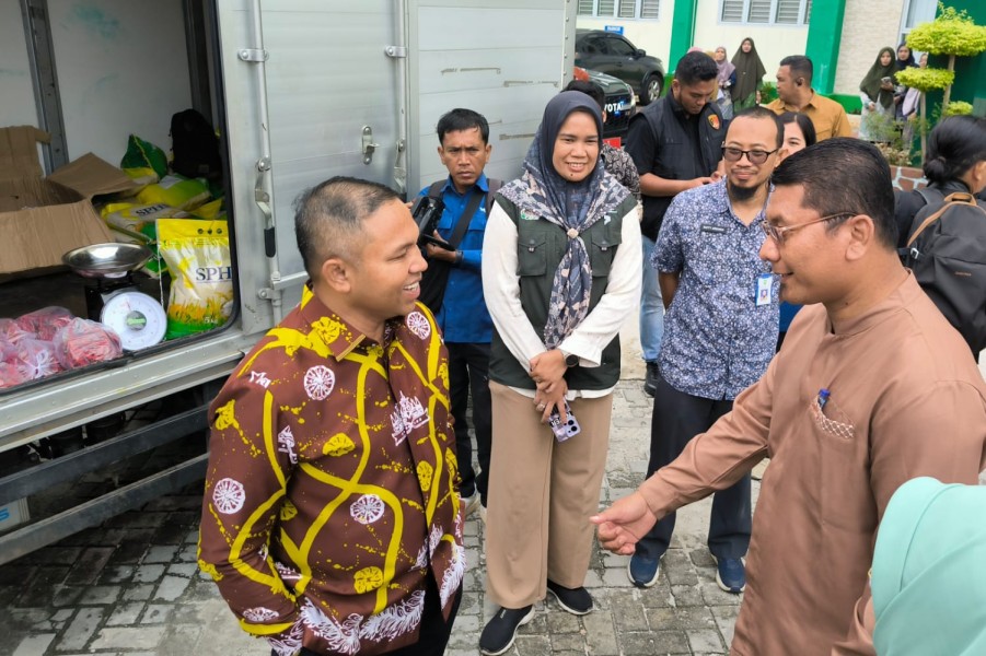 Komitmen Gubri Atasi Inflasi, Gelontorkan Cabai Merah di Pasar Murah