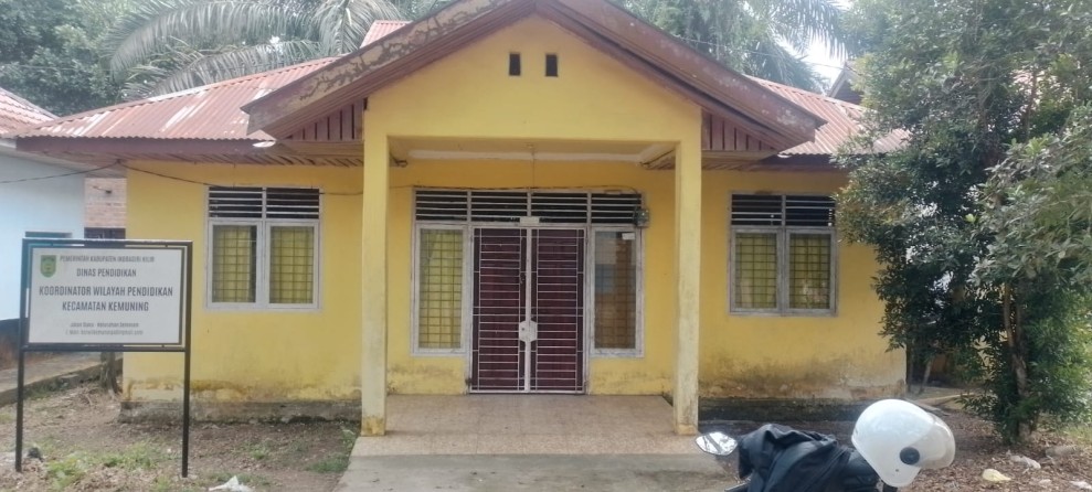 Kantor Korwil Pendidikan Kemuning Terkunci Saat Jam Kerja, Korwil: Saya Lebih Banyak di Lapangan