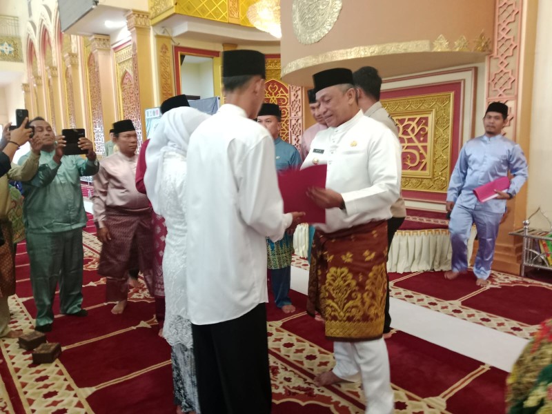 Di Penuhi Aura Cinta, 20 Pasang Pengantin Ikuti Nikah Massal Di Rokan Hulu