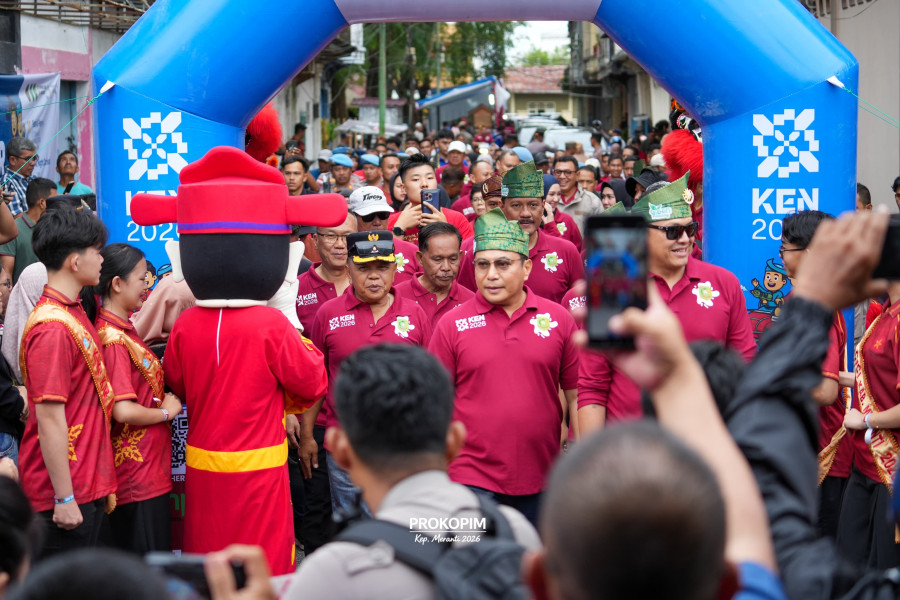 Festival Perang Air Dimulai, Dibuka Bupati Asmar Dilepas Oleh Kapolda Riau