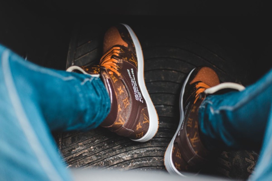 Sepatu Branded Pria Termahal di Dunia, No. 1 Harganya Milyaran!