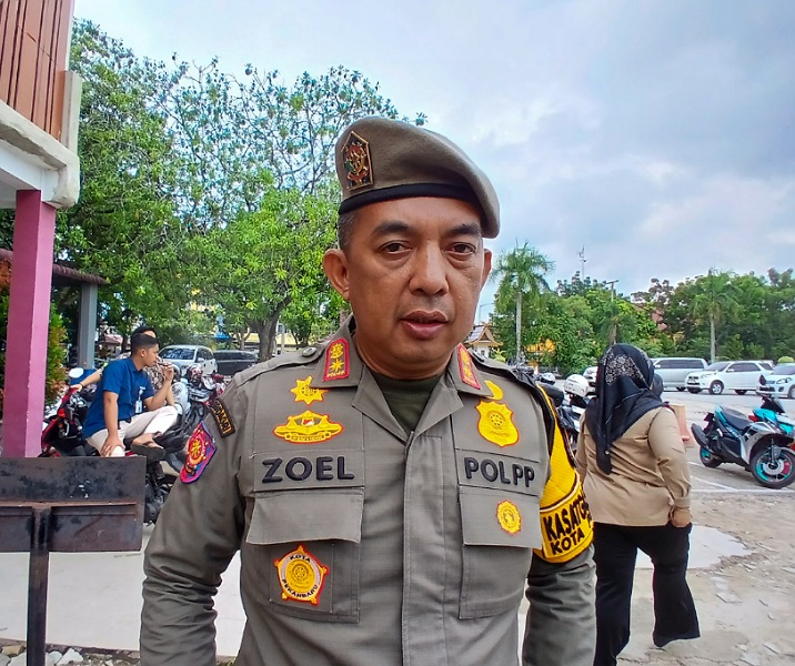Setelah Sudirman, Penertiban Tiang Reklame Lanjut ke Jalan Riau Pekanbaru