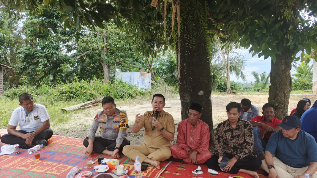 Bersama Kapolres, Wabup silaturahmi dengan masyarakat Batang Nilo Kecil