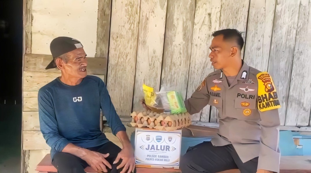 Puluhan Tahun Hidup dalam Duka, Senyum Kakek Syukur Kembali Berkat Sentuhan Humanis Bhabinkamtibmas