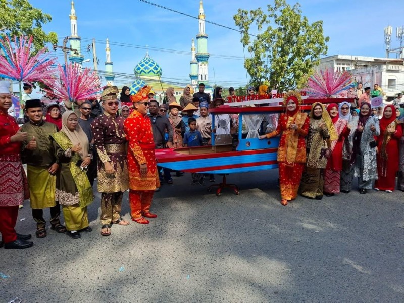 Karya Warga Kuala Terusan Tuai Pujian, Kepala Desa Ungkap Rasa Haru di Pawai Budaya Pelalawan