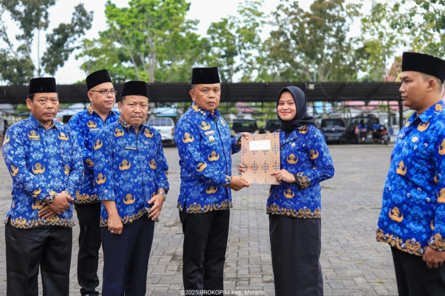 Perdana, Bupati H. Asmar Lantik Ratusan PPPK Tahap I Meranti
