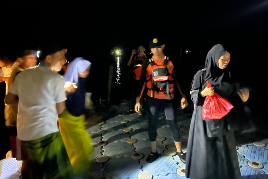 Kapal Mati Mesin di Tengah Laut Meranti, Basarnas Selamatkan 90 Santri