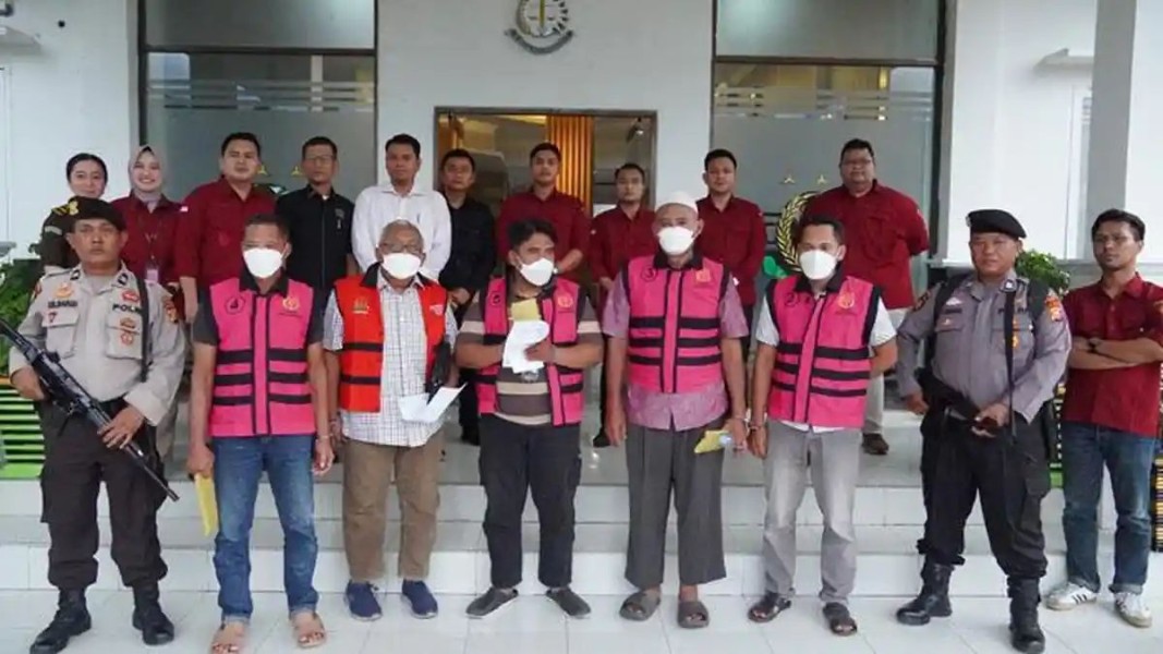 Rugikan Negara Hampir Rp 10 Miliar, Kejari Siak Tetapkan Lima Tersangka Dugaan Penyimpangan Kredit Kelompok Tani MSKB