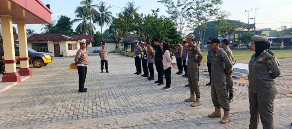 Polsek Pasir Penyu Gelar Apel Kesiapan Pengamanan Iduladha 1447 H, Pastikan Perayaan Berjalan Aman dan Kondusif