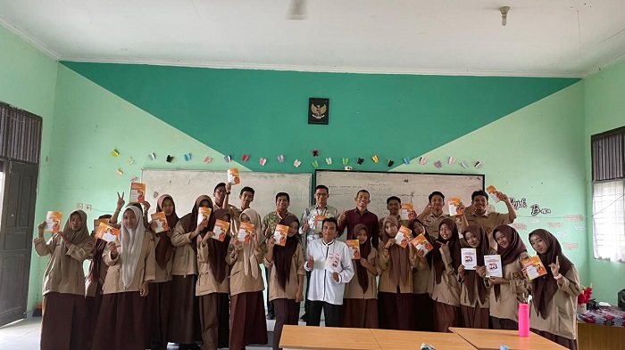 Persiapkan Masa Depan, STIE Riau Sosialisasi PMB 2026 di SMAN 2 Rumbio Jaya