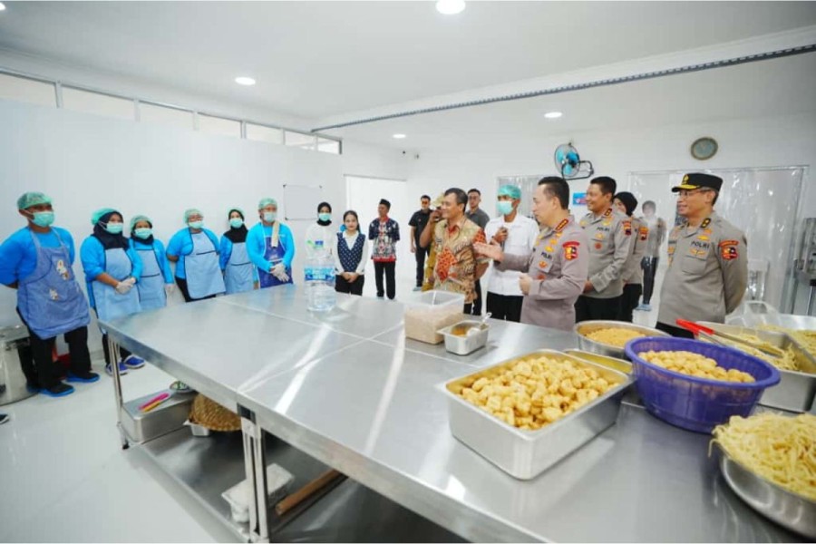 Kapolri Tinjau SPPG Pabelan Semarang, Perkuat Food Security dan Pastikan MBG Aman