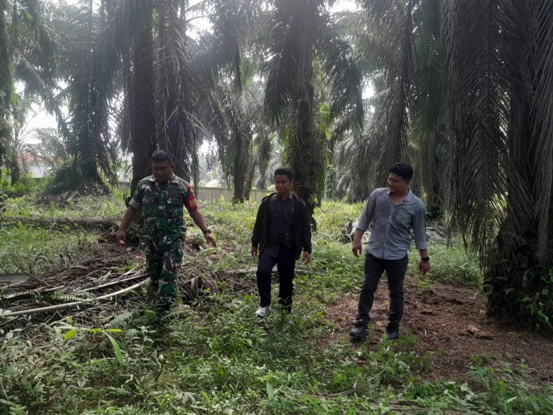 Babinsa Sertu Venus Luberto Patroli Karhutla, Tidak Ditemukan Titik Api di Perawang Barat