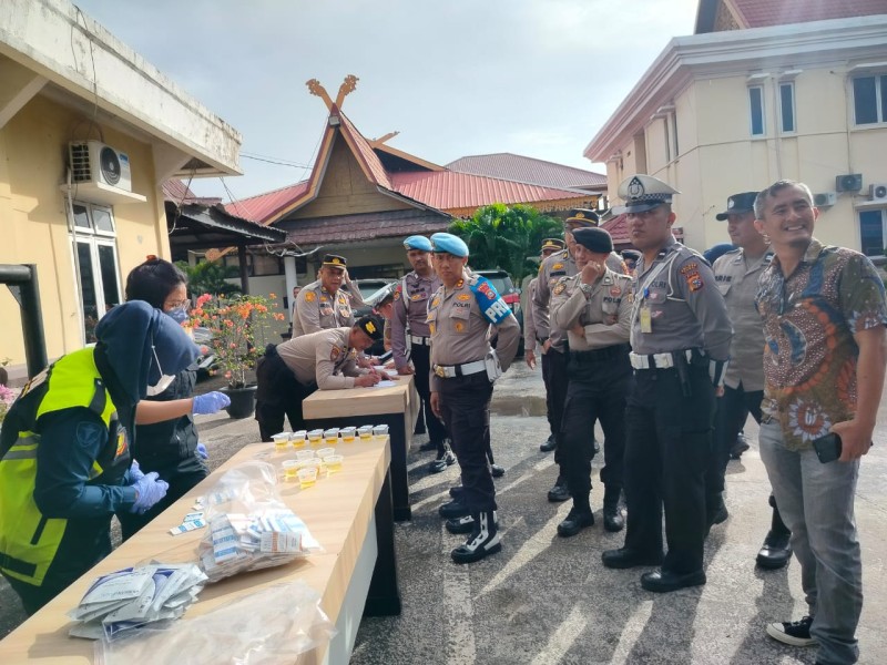 215 Personel Polres Dumai Dinyatakan Negatif Narkoba Usai Tes Urine