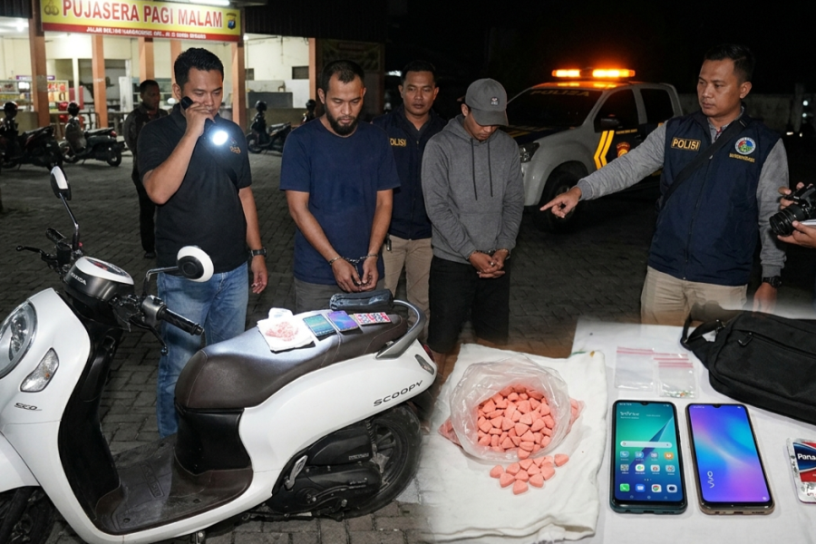 Polres Dumai Bongkar Peredaran 78 Butir Ekstasi di Parkiran Pujasera, Dua Pria Ditangkap