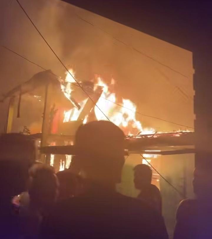 Kebakaran Hebat di Tembilahan Hilir, Lima Rumah Ludes Terbakar