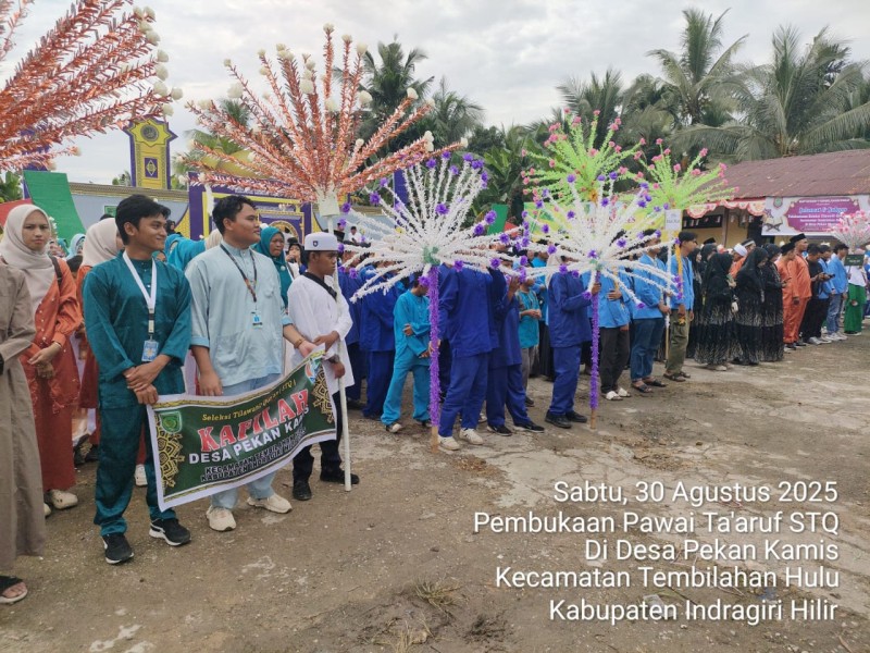 Plt Camat Tembilahan Hulu Lepas Peserta Pawai Ta'aruf dan Buka Stand Bazar STQ Tingkat Kecamatan