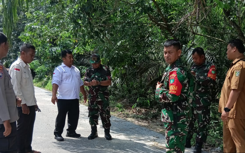 Pastikan Kesiapan Lahan, Babinsa Medang Kampai Tinjau Rencana Pembangunan Koperasi Merah Putih