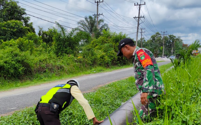Sinergi Babinsa dan PHR Jaga Keamanan Jalur Pipa Minyak di Dumai
