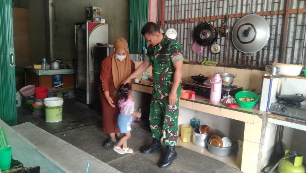 Babinsa Koptu Togi Sitorus Lakukan Pengecekan Anak Stunting di Tualang Timur