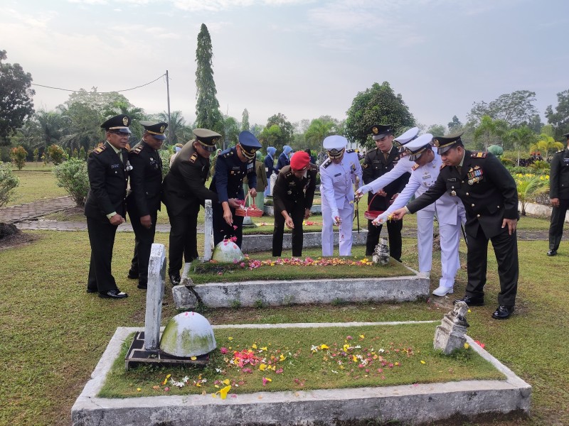 HUT ke-81 TNI, Kodim 0320/Dumai Gelar Ziarah Nasional Kenang Jasa Para Pahlawan