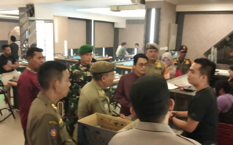 Antisipasi Gangguan Kamtibmas, Babinsa Koramil 01 Dumai Pantau Lokasi Rawan