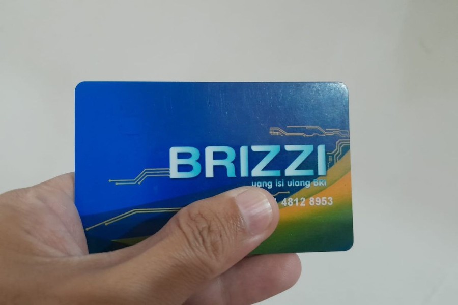 Perbedaan BRIZZI dan e Money, Mana yang Lebih Praktis?