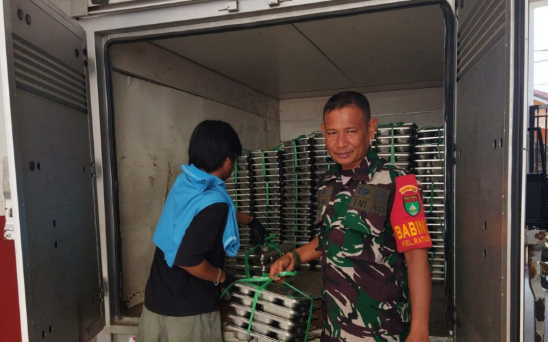 Babinsa Ratu Sima Pastikan Program Makanan Bergizi Gratis Tepat Sasaran di Dumai