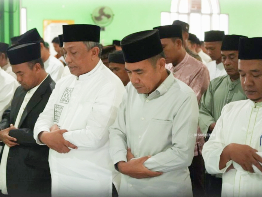 Lewat Momentum Idul Adha, Bupati Rokan Hulu Anton, ST, MM Ajak Masyarakat Saling Menguatkan