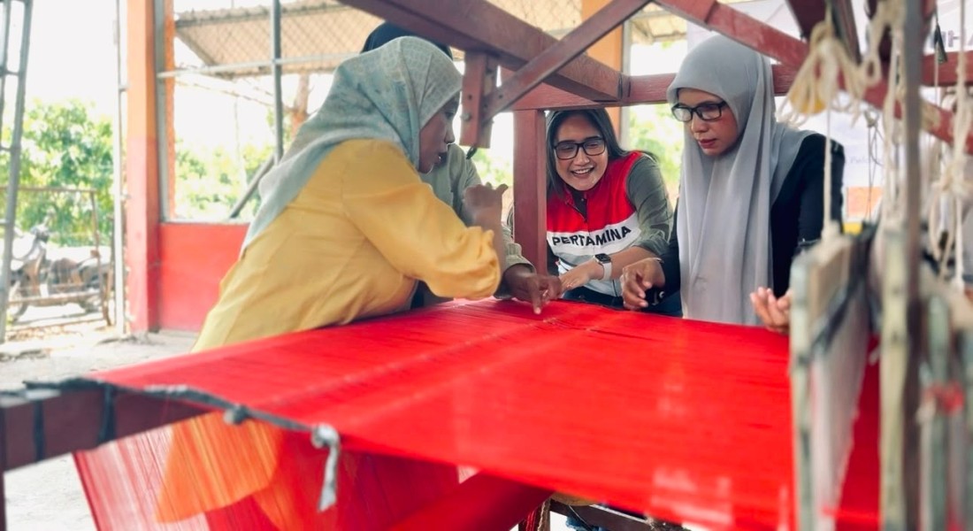 Merajut Kembali Mimpi yang Hanyut: Kisah Pengrajin Tenun Srikandi Serumpun Bangkit Bersama PHR