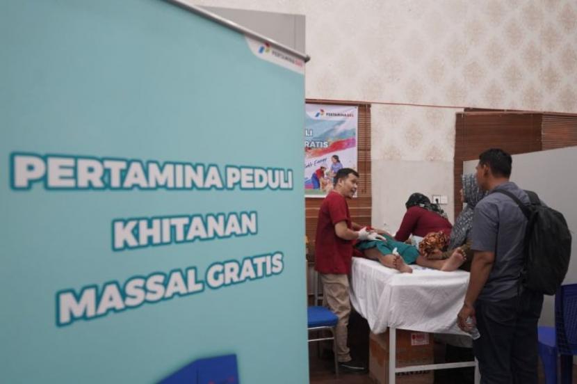 Pertagas Laksanakan Khitanan Massal dan Santunan Anak Yatim di Riau