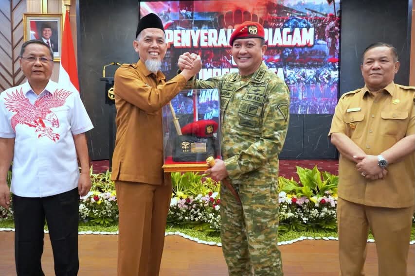 Junaedi Zhang Terima Penghargaan Panglima Kopassus, Harumkan Nama Kota Dumai