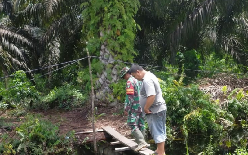 Cegah Karhutla Sejak Dini, Babinsa Koramil 03/Sungai Sembilan Intensifkan Edukasi Warga