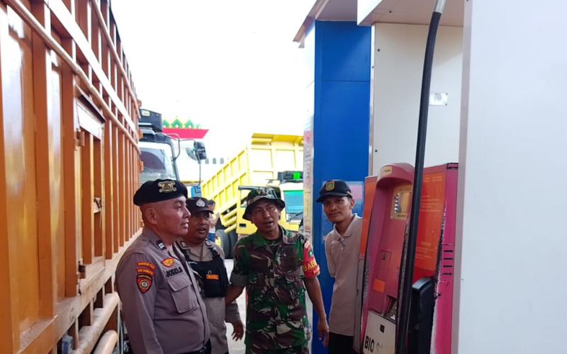 Aparat Gabungan Pantau Distribusi BBM di Medang Kampai, Stok Dipastikan Aman