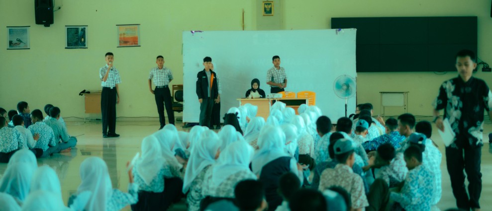 Siswa SMA N 1 Tembilahan Dapat Suntikan Kreativitas dari Amulet Creative Studio