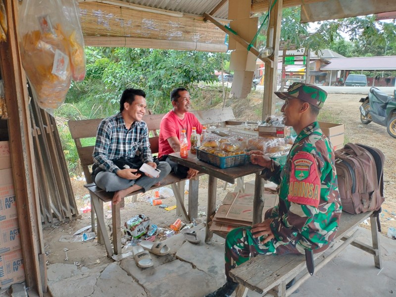 Babinsa Sertu Joko Purnomo Ajak Warga Bencah Umbai Perangi Narkoba Lewat Komsos