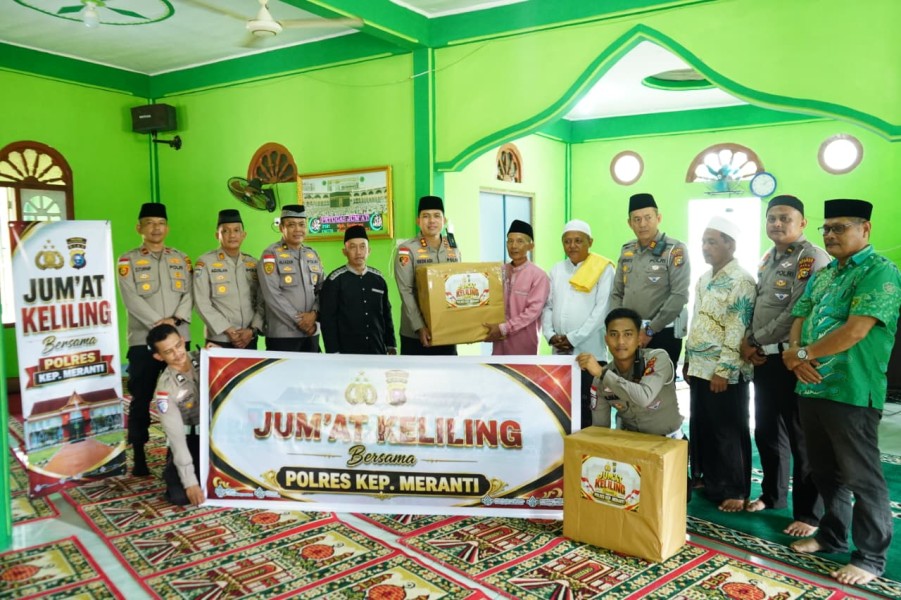 Jumat Keliling dan Jumat Berkah Kapolres Meranti, Warga Gogok Diajak Cegah Karhutla dan Jaga Pilkades Damai