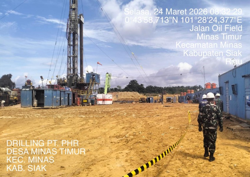 Babinsa Koramil Minas Laksanakan Patroli di Lokasi Pengeboran, Aktivitas Rig Berjalan Lancar