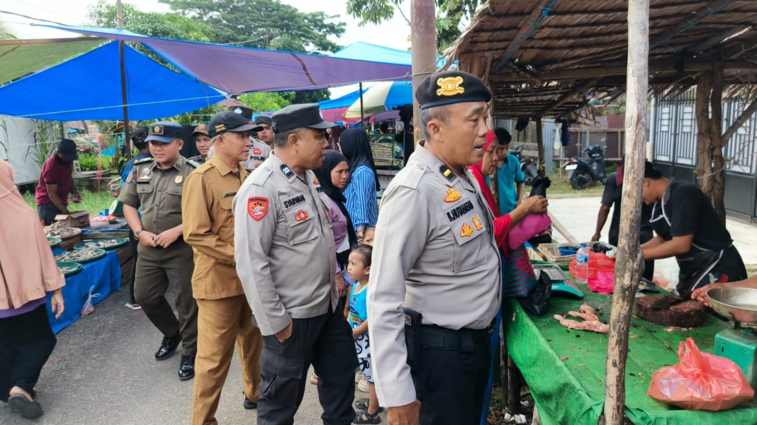 Polsek Tempuling Gelar KRYD Bersama Forkopincam, Sasar Premanisme di Pasar Sungai Salak