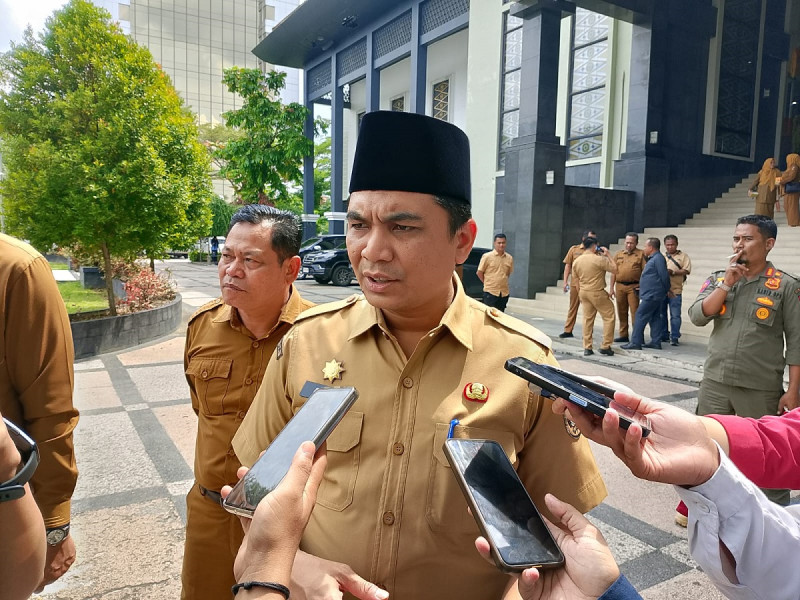 Moratorium Izin Reklame: Pemko Pekanbaru Tegaskan Tak Ada Tiang Baru, Fokus Penataan dan Penertiban