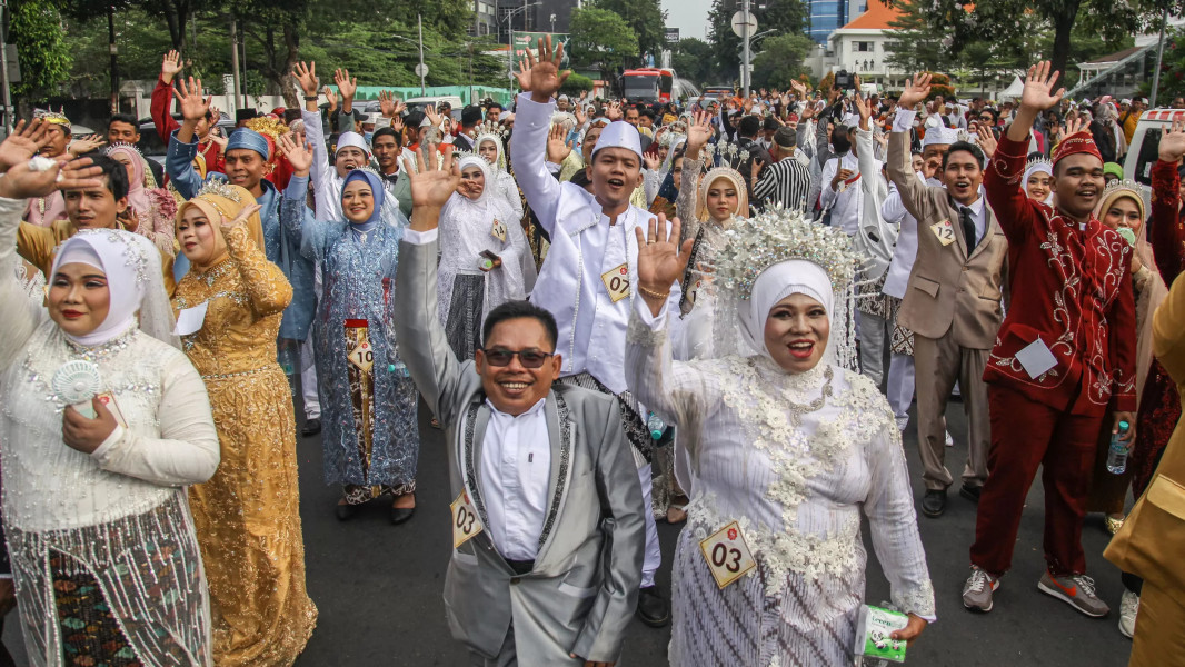 Pesta Besar! Wako Pekanbaru Potong 3 Kerbau Saat Nikah Massal, Calon Pengantin Dibatasi 7 Pasang/Kecamatan